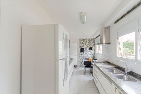 Apartamento à venda com 133m², 3 quartos e 2 vagas Apartamento à venda com 133m², 3 quartos e 2 vagasCozinha