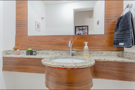 Apartamento à venda com 133m², 3 quartos e 2 vagas Apartamento à venda com 133m², 3 quartos e 2 vagasLavabo