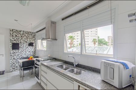 Apartamento à venda com 133m², 3 quartos e 2 vagas Apartamento à venda com 133m², 3 quartos e 2 vagasCozinha