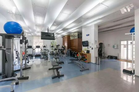 Apartamento à venda com 133m², 3 quartos e 2 vagas Apartamento à venda com 133m², 3 quartos e 2 vagasÁrea comum - Academia