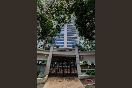 Apartamento à venda com 133m², 3 quartos e 2 vagas Apartamento à venda com 133m², 3 quartos e 2 vagasFachada