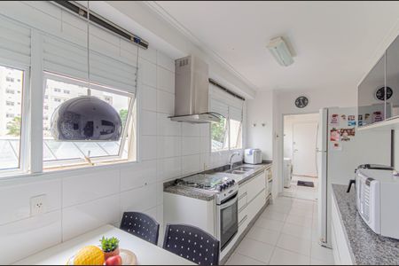 Apartamento à venda com 133m², 3 quartos e 2 vagas Apartamento à venda com 133m², 3 quartos e 2 vagasCozinha