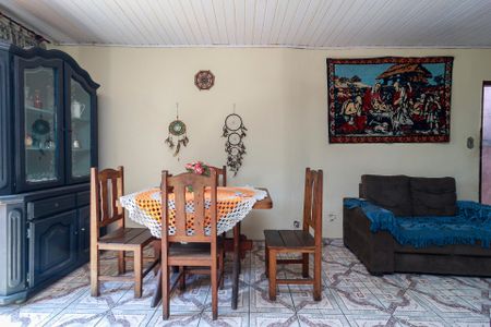 Casa à venda com 300m², 3 quartos e sem vaga Casa à venda com 300m², 3 quartos e sem vagaSala