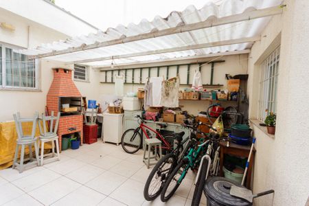 Casa à venda com 200m², 4 quartos e 4 vagas