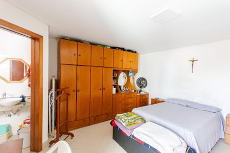 Casa à venda com 200m², 4 quartos e 4 vagas