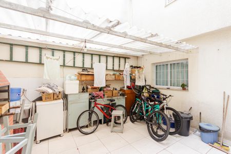 Casa à venda com 200m², 4 quartos e 4 vagas