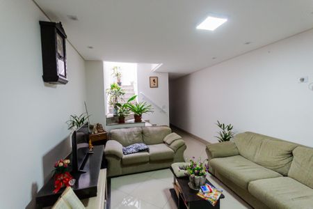 Casa à venda com 4 quartos, 200m² em Parque das Nações, Santo André