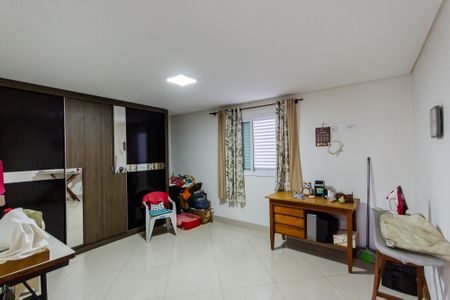 Casa à venda com 200m², 4 quartos e 4 vagas