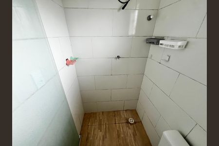 Banheiro de kitnet/studio para alugar com 1 quarto, 45m² em Jardim Cachoeira, São Paulo