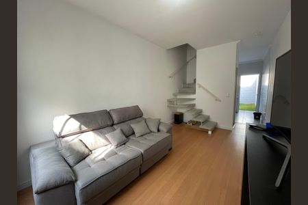 Sala de casa de condomínio para alugar com 2 quartos, 65m² em Quinta dos Angicos, Cotia