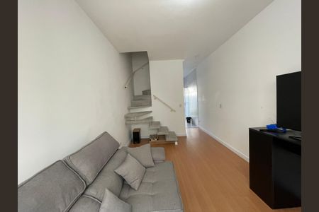 Sala de casa de condomínio para alugar com 2 quartos, 65m² em Quinta dos Angicos, Cotia