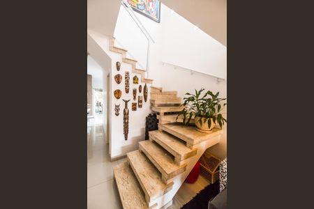 Casa à venda com 118m², 3 quartos e 1 vagaEscada