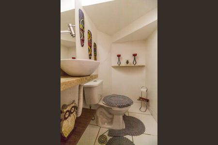 Casa à venda com 118m², 3 quartos e 1 vagaLavabo