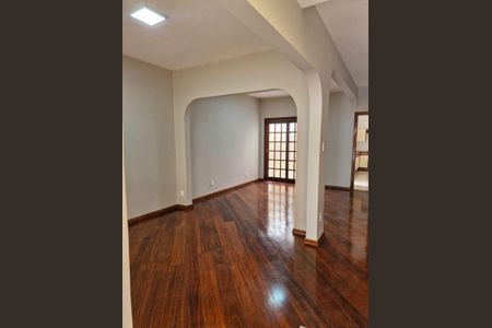 Casa à venda com 118m², 3 quartos e 2 vagas