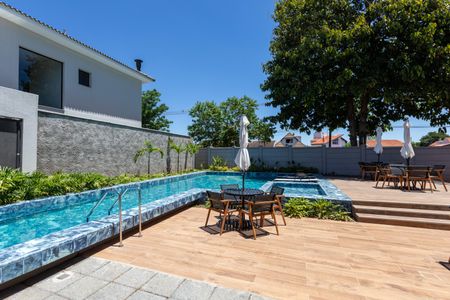 Casa de condomínio à venda com 138m², 3 quartos e 4 vagasÁrea Comum - Piscina