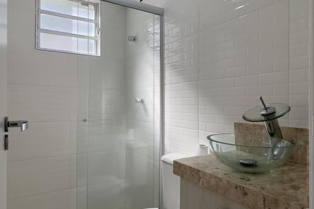 Apartamento à venda com 48m², 2 quartos e 1 vaga Apartamento à venda com 48m², 2 quartos e 1 vagaBanheiro