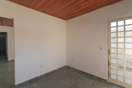 Casa para alugar com 90m², 2 quartos e sem vaga Casa para alugar com 90m², 2 quartos e sem vagaSala