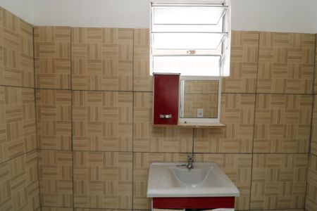 Banheiro de casa para alugar com 1 quarto, 28m² em Aricanduva, São Paulo