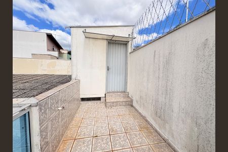 Casa à venda com 232m², 3 quartos e 2 vagasVaranda