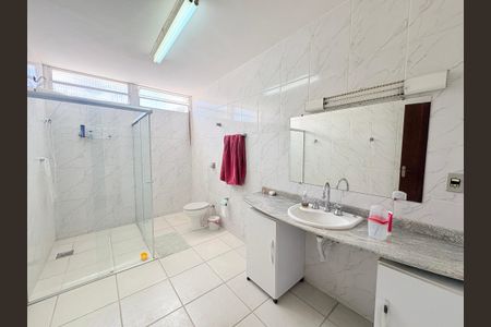 Casa à venda com 232m², 3 quartos e 2 vagasBanheiro Social