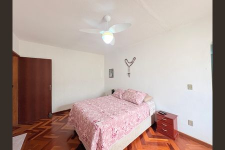 Casa à venda com 232m², 3 quartos e 2 vagasSuíte com closet