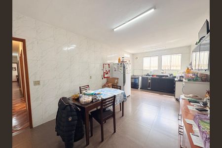 Casa à venda com 232m², 3 quartos e 2 vagasCozinha