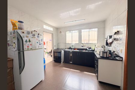 Casa à venda com 232m², 3 quartos e 2 vagasCozinha