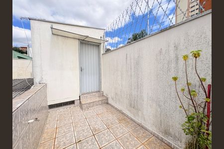Casa à venda com 232m², 3 quartos e 2 vagasVaranda