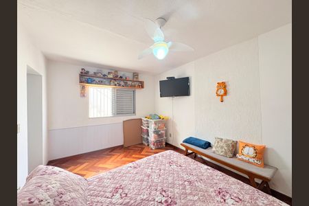 Casa à venda com 232m², 3 quartos e 2 vagasSuíte com closet