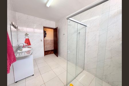 Casa à venda com 232m², 3 quartos e 2 vagasBanheiro Social