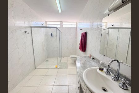 Casa à venda com 232m², 3 quartos e 2 vagasBanheiro Social