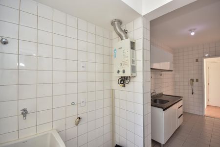 Apartamento para alugar com 70m², 3 quartos e 1 vagaÁrea de Serviço