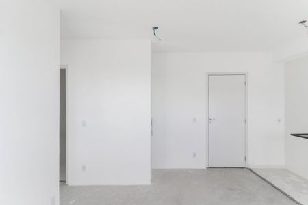 Sala de apartamento para alugar com 2 quartos, 36m² em Parque Maria Helena, São Paulo