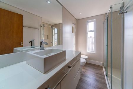 Apartamento para alugar com 199m², 4 quartos e 2 vagasBanheiro do Quarto 4