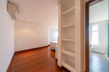 Apartamento para alugar com 199m², 4 quartos e 2 vagasQuarto 4