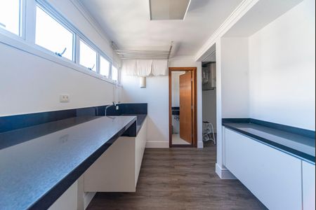 Apartamento para alugar com 199m², 4 quartos e 2 vagasÁrea de Serviço