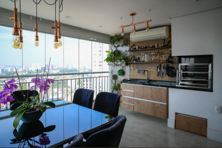 Apartamento à venda com 94m², 2 quartos e 2 vagasVaranda