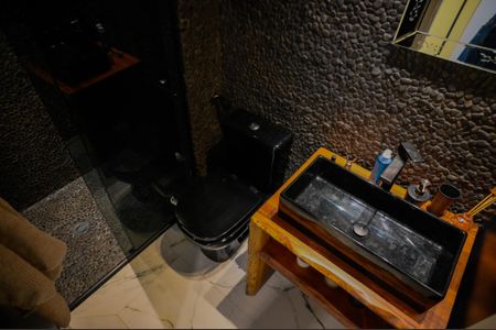 Apartamento à venda com 94m², 2 quartos e 2 vagasBanheiro Social