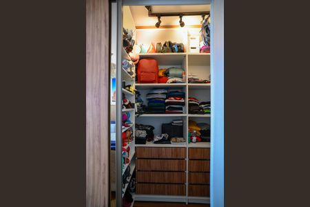 Apartamento à venda com 94m², 2 quartos e 2 vagasCloset
