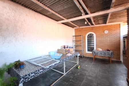 Casa à venda com 191m², 3 quartos e 7 vagas Casa à venda com 191m², 3 quartos e 7 vagasQuintal