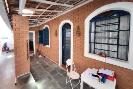 Casa à venda com 191m², 3 quartos e 7 vagas Casa à venda com 191m², 3 quartos e 7 vagasQuintal