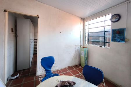 Casa à venda com 191m², 3 quartos e 7 vagas Casa à venda com 191m², 3 quartos e 7 vagasEdícula - Cozinha