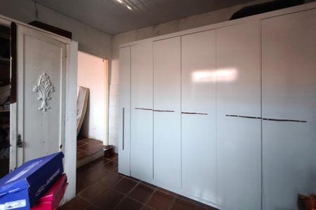 Casa à venda com 191m², 3 quartos e 7 vagas Casa à venda com 191m², 3 quartos e 7 vagasEdícula - Quarto