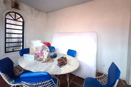 Casa à venda com 191m², 3 quartos e 7 vagas Casa à venda com 191m², 3 quartos e 7 vagasEdícula - Cozinha