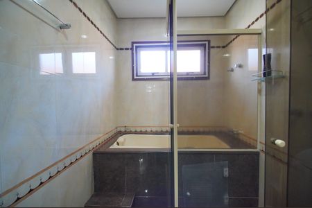 Casa à venda com 236m², 3 quartos e 5 vagasBanheiro da Suíte 1