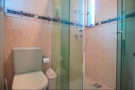 Casa à venda com 236m², 3 quartos e 5 vagasBanheiro da Suíte 2