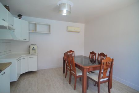 Casa à venda com 236m², 3 quartos e 5 vagasCozinha 2