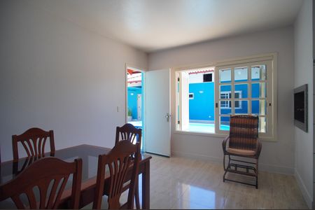 Casa à venda com 236m², 3 quartos e 5 vagasCozinha 2