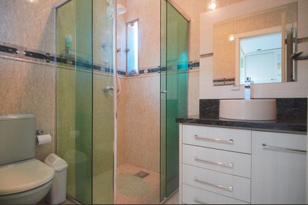 Casa à venda com 236m², 3 quartos e 5 vagasBanheiro da Suíte 2