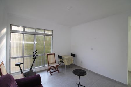 Apartamento à venda com 64m², 2 quartos e sem vagaSala